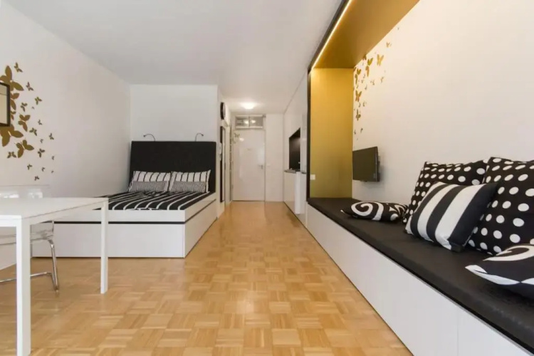 Gorgeous central flat with garage