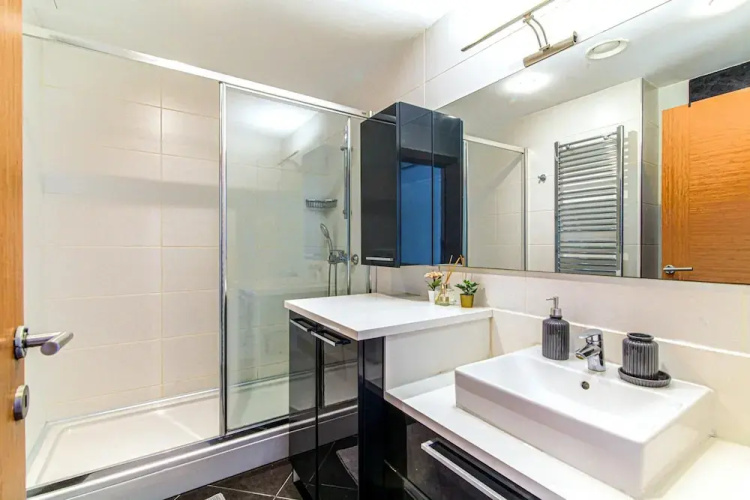 Bright and Centrally Located Flat in Sisli