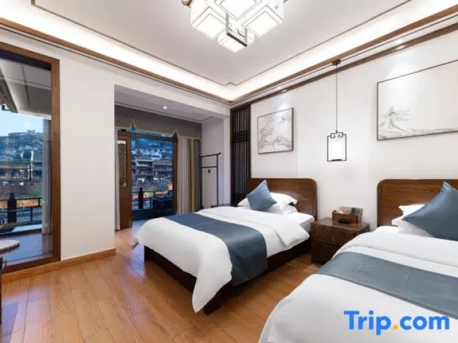 2 Bedrooms Family Suite with balcony and with river view