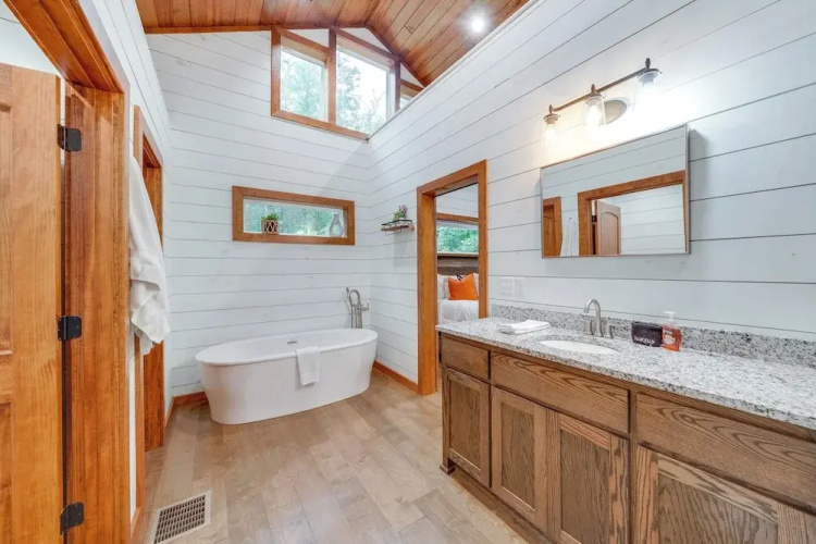 Fire Pit & Hot Tub: Couples Retreat in Broken Bow