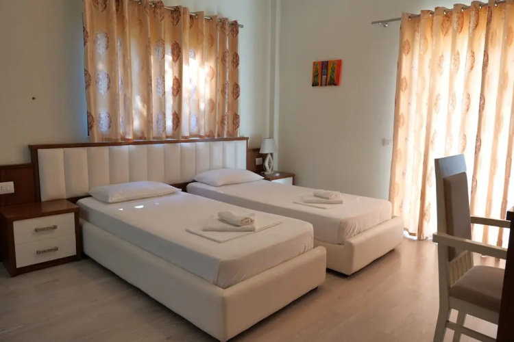 Privé City Hotel