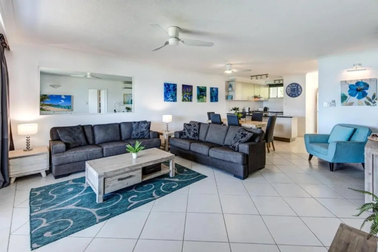 2 Bedrooms Apartment with sea view