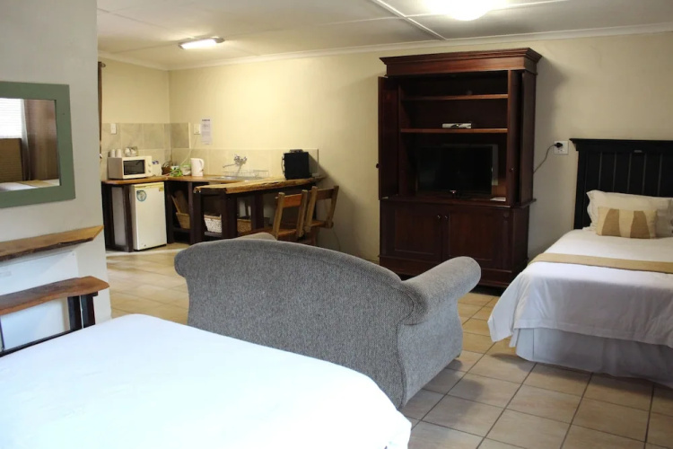 Tidewaters River Lodge