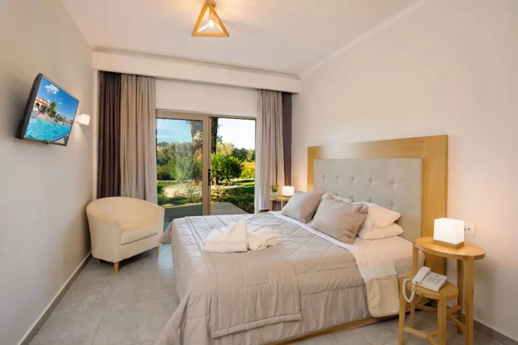 Venus Hotel & Suites