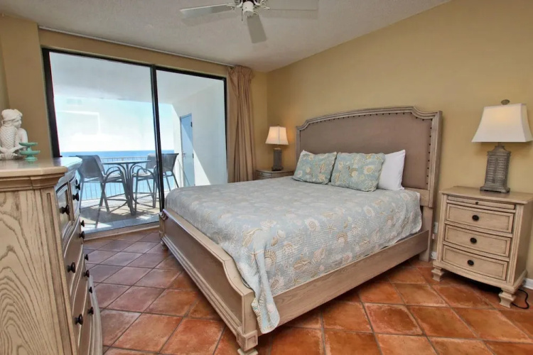 Pelican Pointe 803
