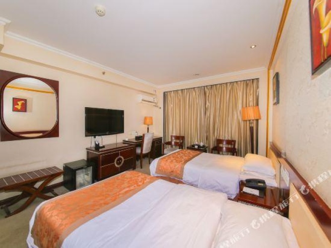 Deluxe Suite