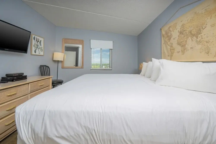 Emerald Skye 63 1 Bedroom Condo