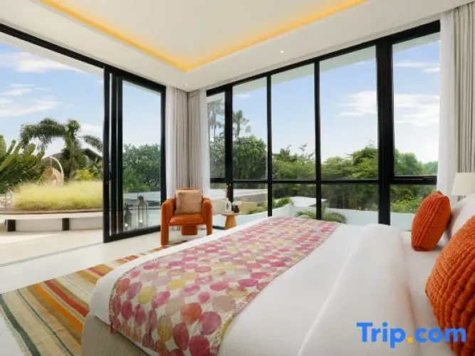 4 Bedrooms Villa