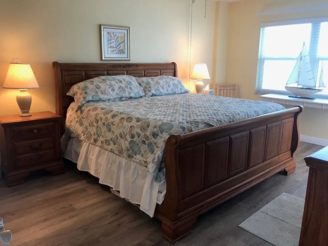 705 Ponce de Leon - 2 Br Condo