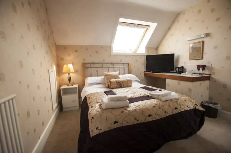 Castle Arms Hotel