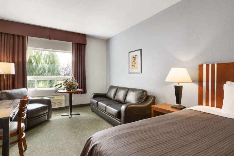 High Prairie Inn