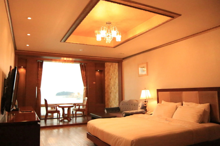 B&Beach Hotel
