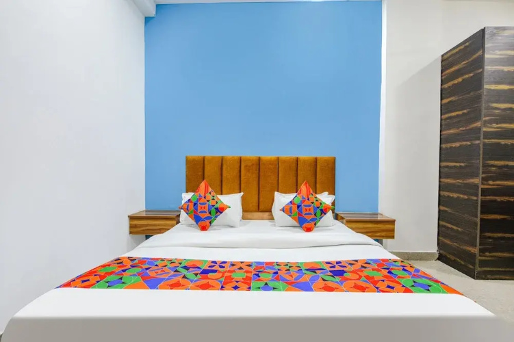 Fabhotel Radiant Blu