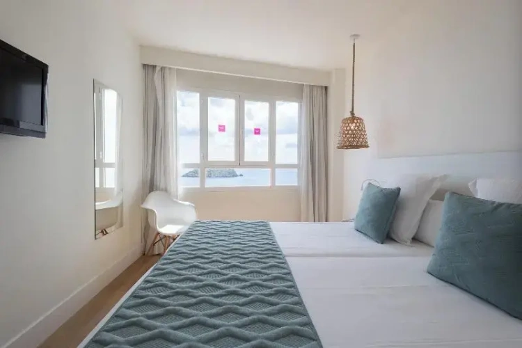 Deluxe Twin room with sea view
