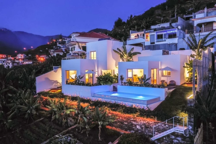 Quadruple Cottage with balcony and with sea view