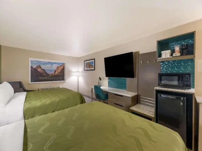 2 Bedrooms Double Suite