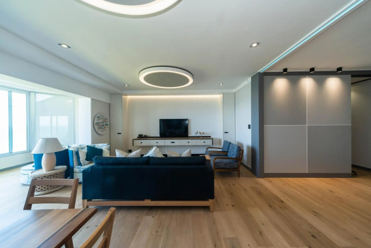 Bayview 303