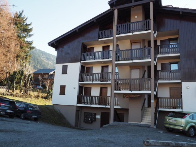 2 Bedrooms Apartment