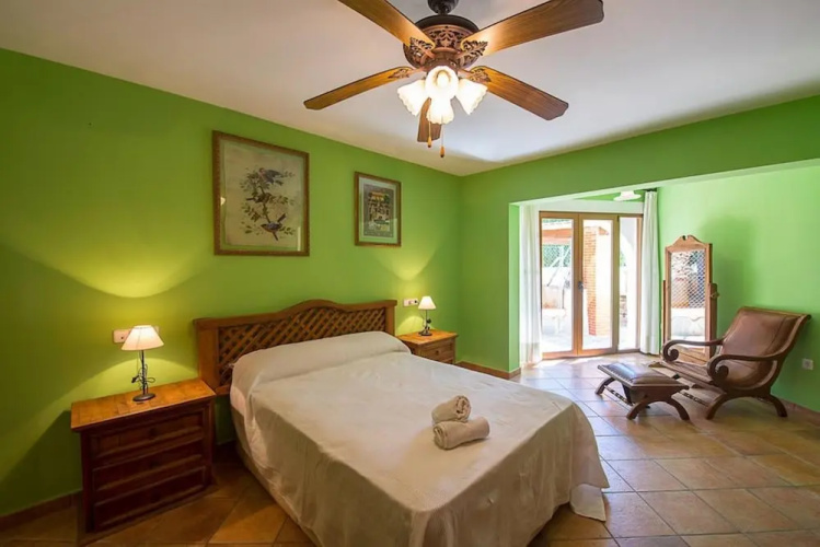 Villa - 4 Bedrooms with Pool and WiFi - 106398