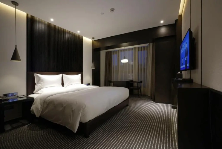 Classic Twin room with view
