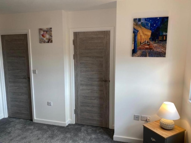 2 Bedrooms Apartment