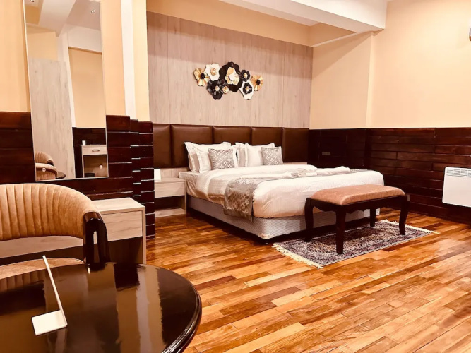 Silver Cloud Hotel