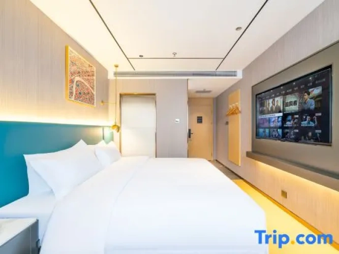 Standard Double room with street view