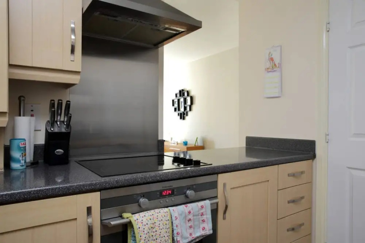 2 Bedroom Flat In Bonnington