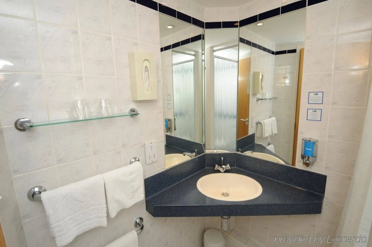 Holiday Inn Express London Hammersmith photo 11
