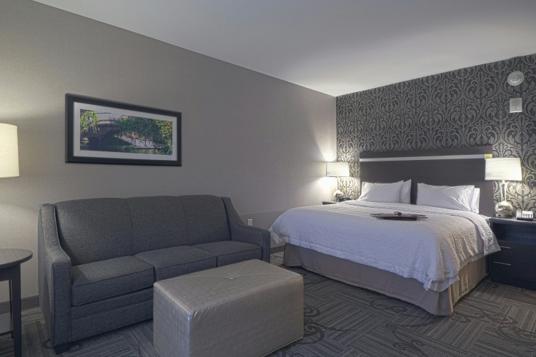 Hampton Inn & Suites Columbus/University Area photo 7