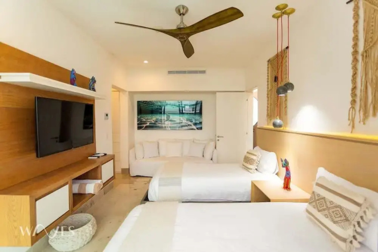 3 Br. Ocean Front PH With Stunning Views