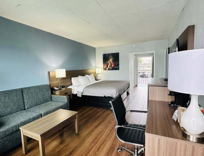 Standard Double room with lake view