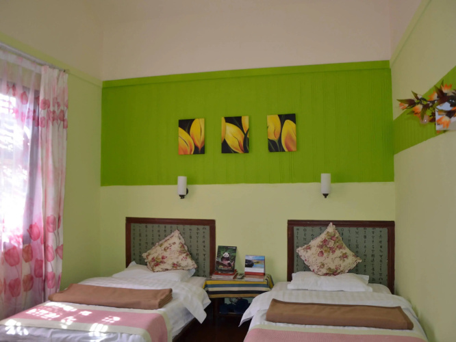 Lijiang Maple Leaf Inn