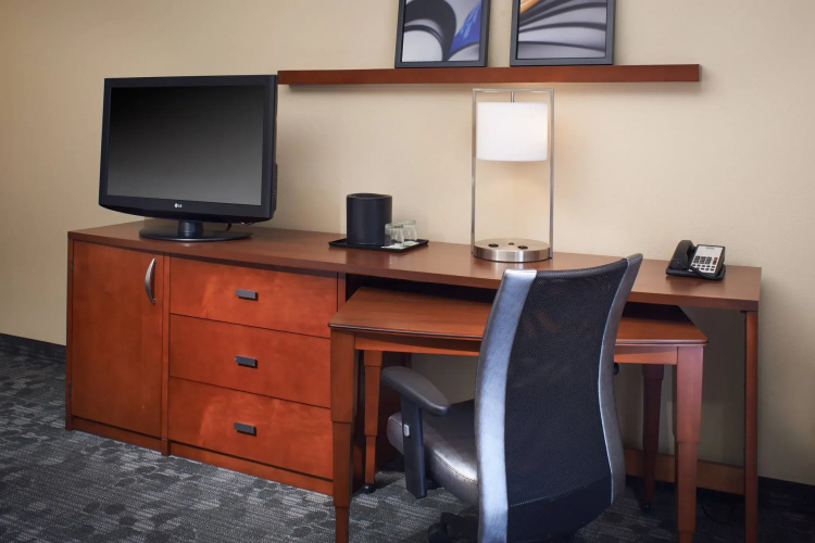 Courtyard by Marriott Rockford