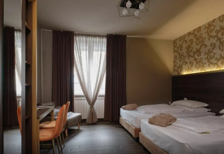 Standard Triple room