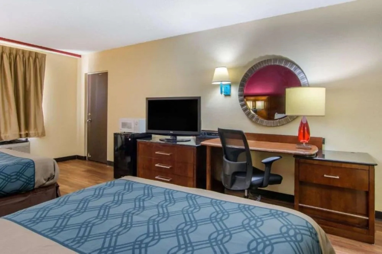 Travelodge by Wyndham Forsyth