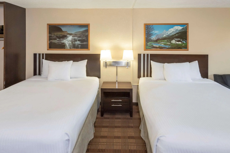 Medicine Hat Inn & Suites