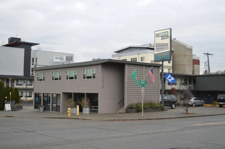 The Grove West Seattle Inn