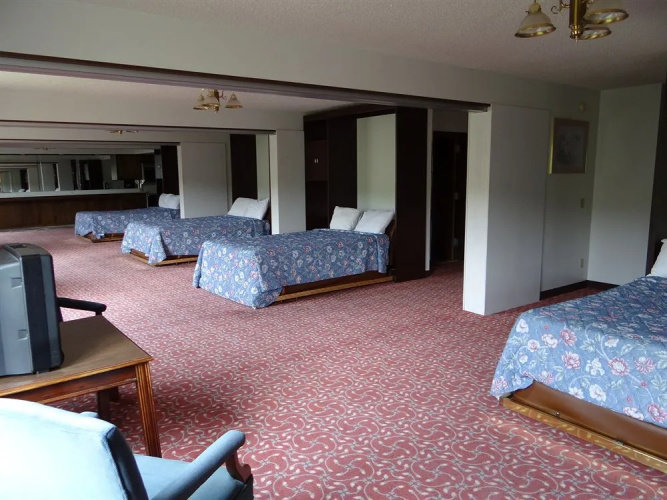 Bellevue Hotel & Suites