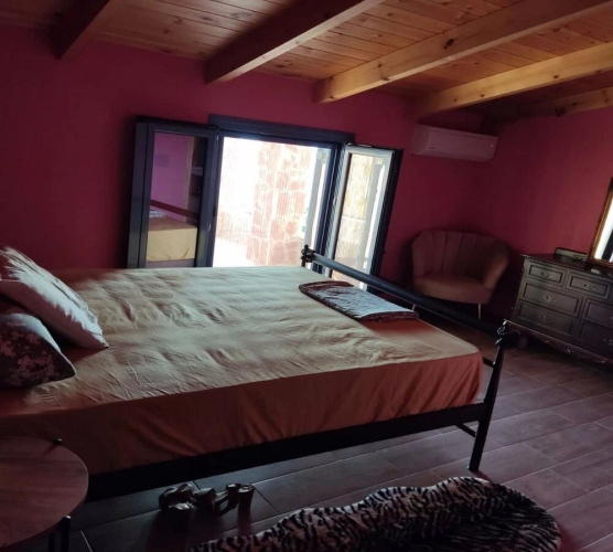Maritinas Stone House & Apartment On The Beach