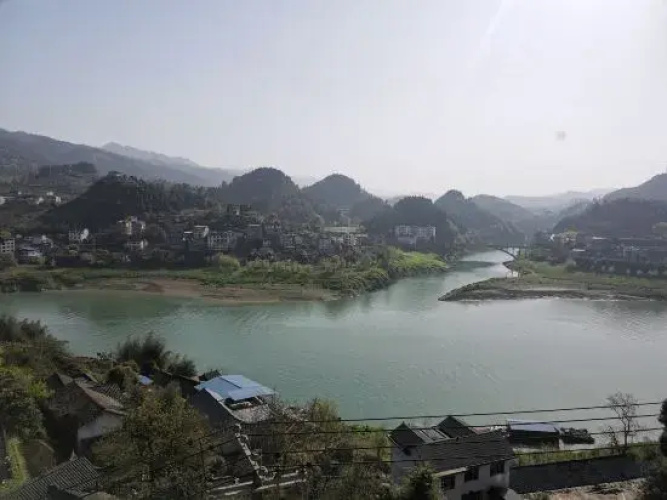 Furong town Linjiang floor inn