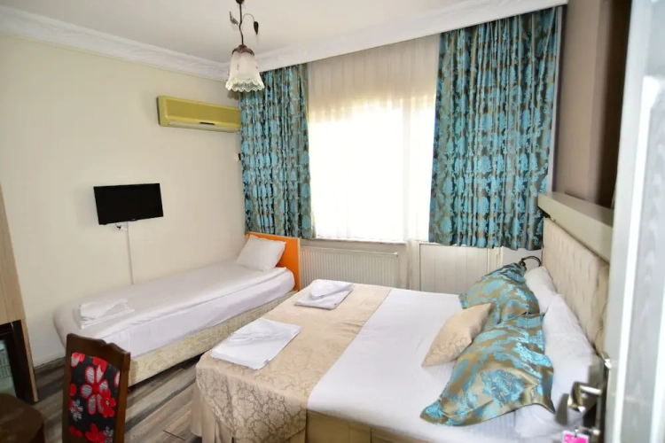 Standard Triple room with balcony