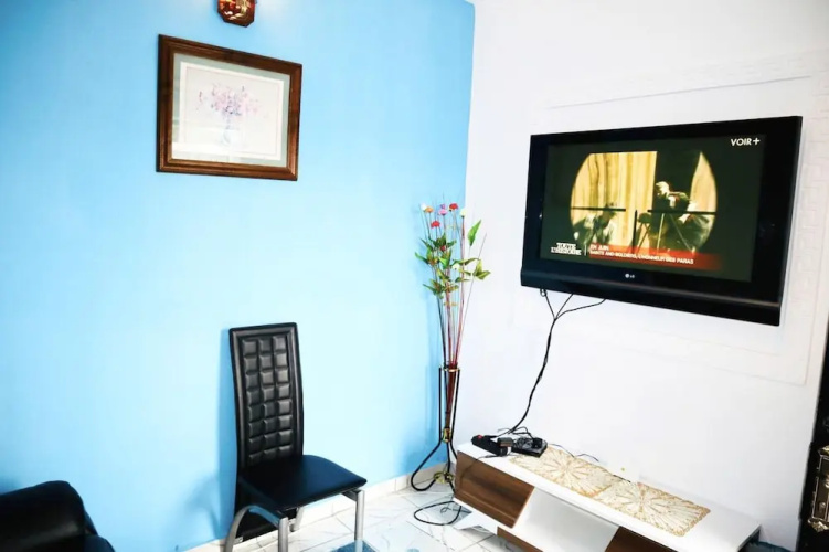 1 Bed Studio Sleeps 2 - Canal Views, Balcony, Wifi