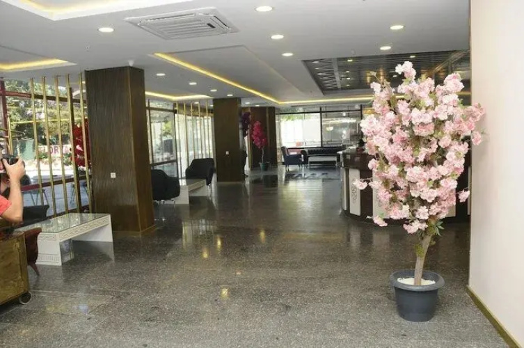 Yeni̇ Sevcan Hotel