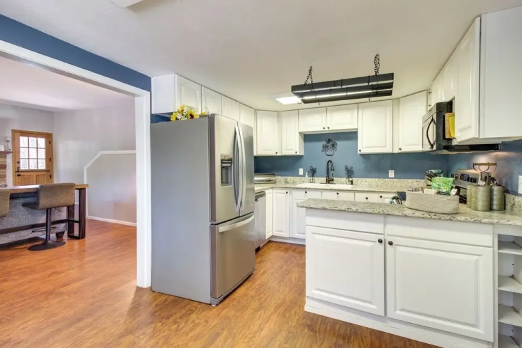 4 Bedrooms Cottage