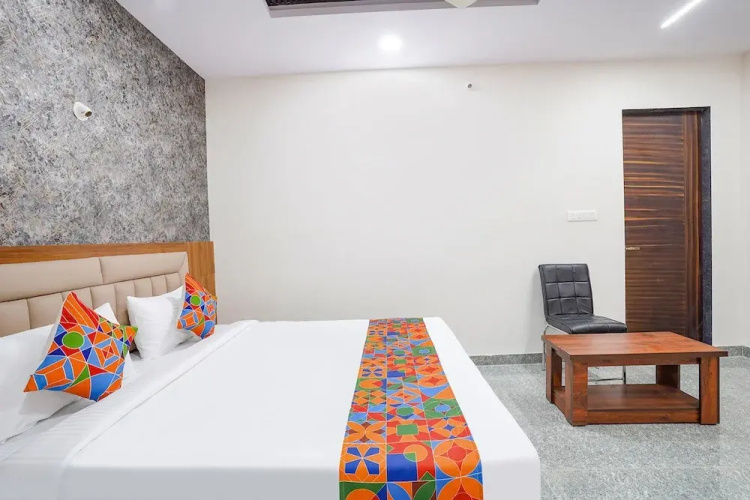 Fabhotel Platinum Palace