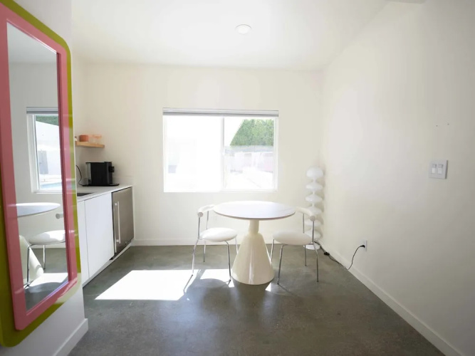 Deluxe Room, 1 King Bed, Kitchen, Pool View