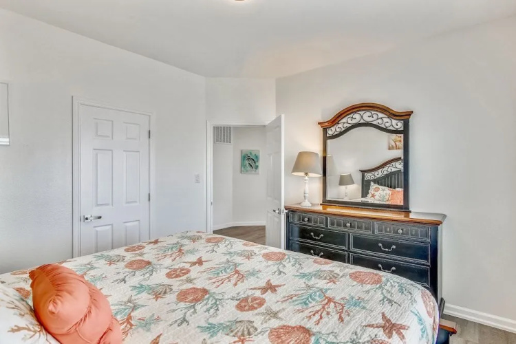 Kahala Beachfront by Ryson Vacation Rentals