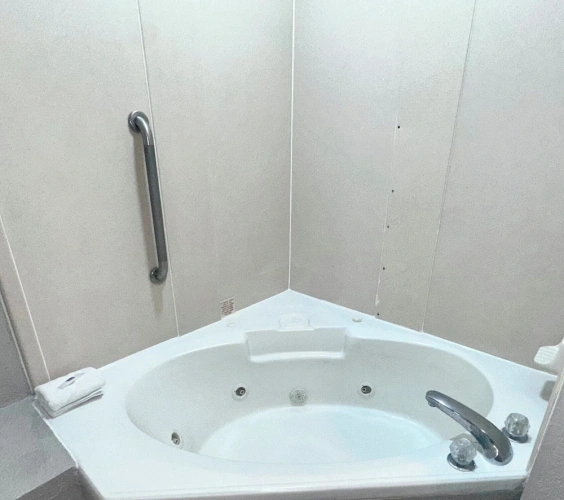 Standard Double Suite
