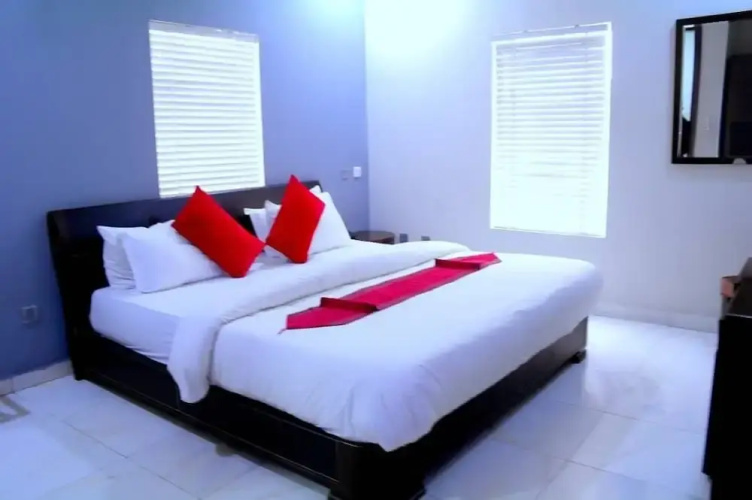 The Crib Art Hotel